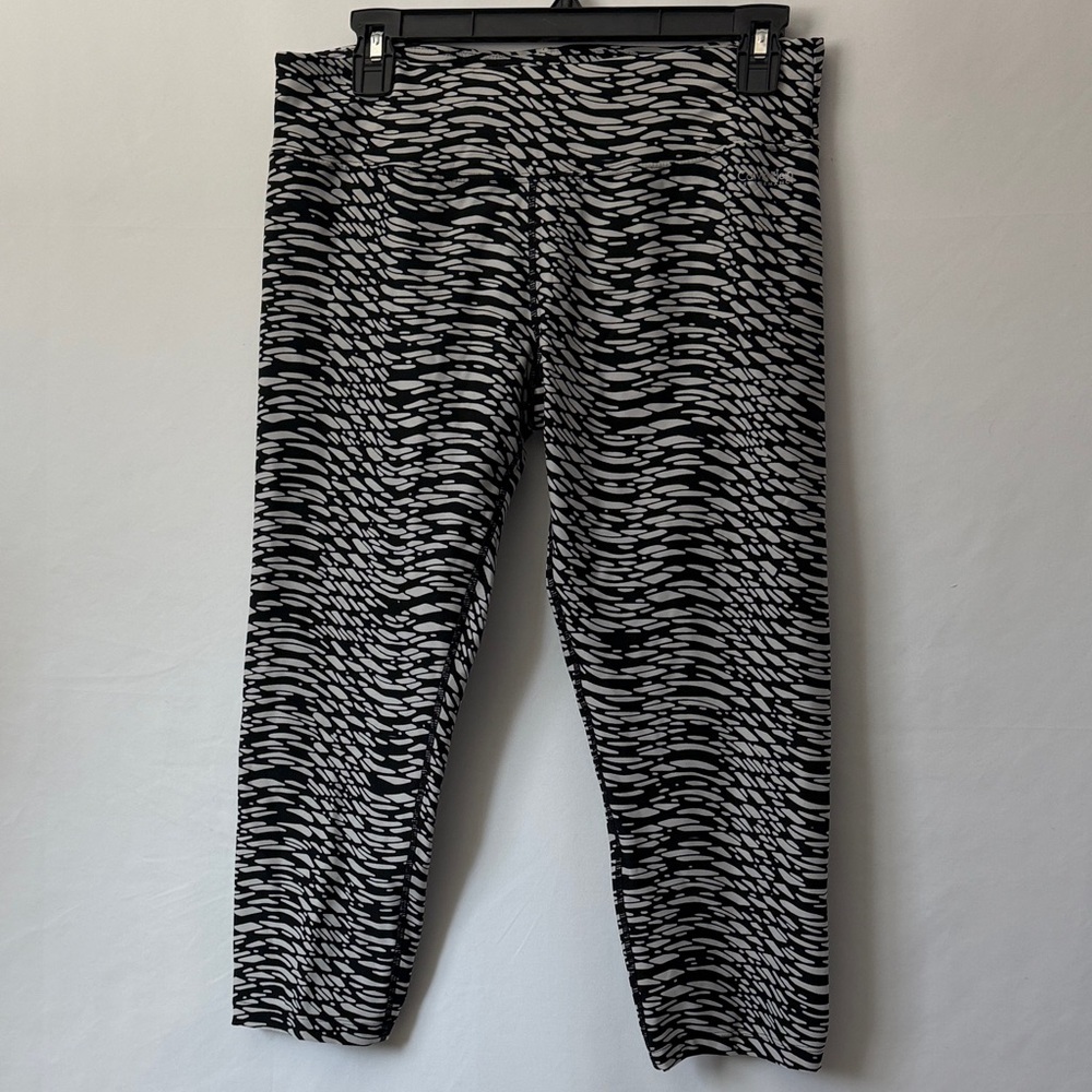 NWT Calvin Klein performance Black and White Patterned crop Leggings